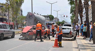 Mersin'de zincirleme trafik kazası: 1 yaralı