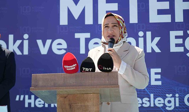Mesleki Eğitim Fuarı'nda öğrenciler projelerini tanıttı