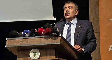 Milli Eğitim Bakanı Tekin: "Ekrem İmamoğlu Özgür Özel ilişkisini Tosun Paşa filmine benzetiyorum"