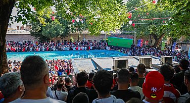 Milli maçta Bursa tek yürek oldu