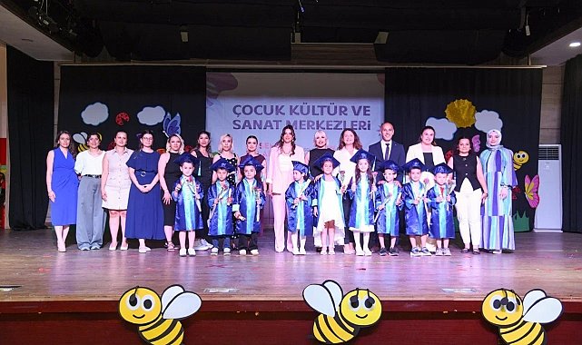 Minikler gösterileriyle ailelerini gururlandırdı