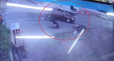 Motosikletlinin ölümden döndüğü kaza kamerada