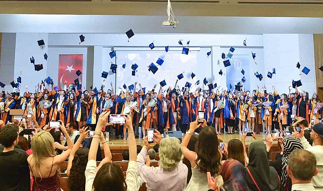 MSKÜ Teknoloji Fakültesi mezunlarını uğurladı