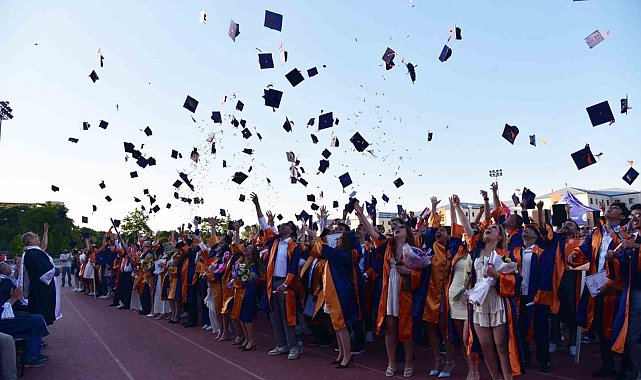 MSKÜ'lü genç mühendisler meslek yaşamlarına uğurlandı