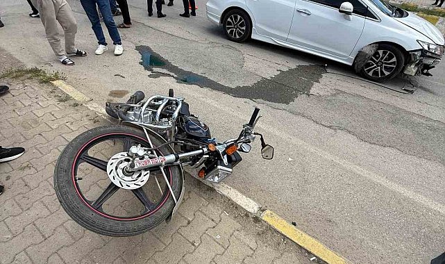 Muş'ta otomobil ile motosiklet çarpıştı: 2 yaralı
