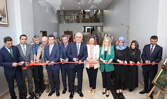 Muş'ta "Hayat Boyu Öğrenme Haftası" sergisi açıldı