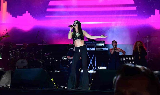 Mut Festivalinde Ceza ve Simge rüzgarı esti
