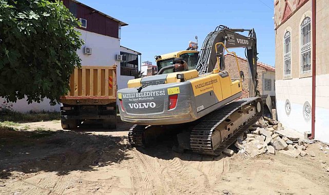 Nazilli'de yol yenileme çalışmaları sürüyor