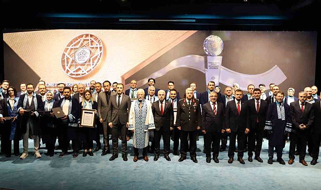 NEÜ'de 6. Akademi Ödülleri Töreni'nde ödüller sahiplerini buldu