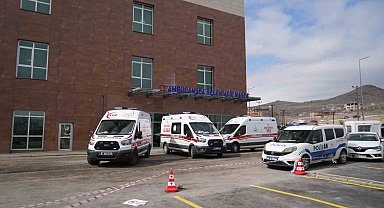 Niğde'de araç şarampole devrildi: 5 kişi yaralı