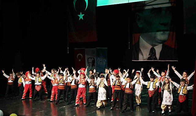 Nilüferli miniklerin mezuniyet sevinci
