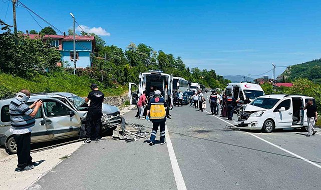 Ordu'da 3 aracın karıştığı trafik kazası: 7 yaralı