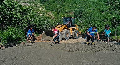 Ordu'da heyelan sonucu açılan alternatif yol betonla güçlendirildi