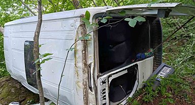 Ordu'da yolcu minibüsü uçuruma yuvarlandı: 9 yaralı