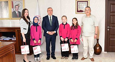 Ortaokul öğrencilerinden Gazze'deki yaşıtları için anlamlı kitap