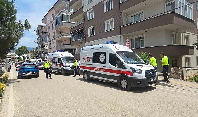 Otomobil apartman bahçesine uçtu, faciadan dönüldü