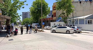 Otomobil ile motosiklet çarpıştı: 1 ağır yaralı