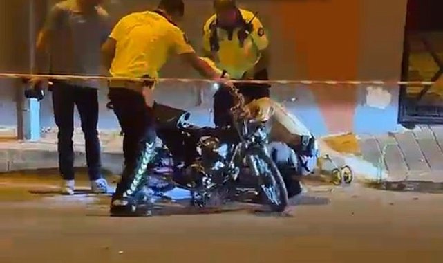 Otomobille çarpışan motosiklet sürücüsü hayatını kaybetti