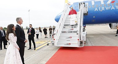 Papa 14. Leo, İspanya'da Kral Felipe ve Kraliçe Letizia tarafından resmi törenle karşılandı