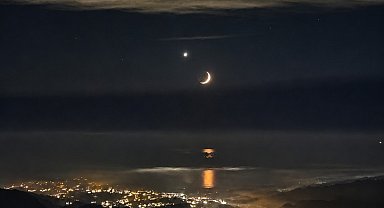 Rize semalarında ay yıldızlı eşsiz görüntü