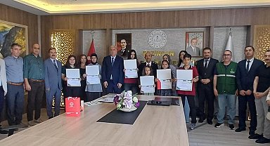 Sağlıklı Nesil Sağlıklı Gelecek Yarışması'nda dereceye giren öğrenciler ödüllendirildi