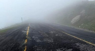 Sahara Geçidi'nde yoğun sis ulaşımı olumsuz etkiledi