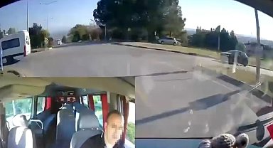 Sakarya'da savcı ile minibüs şoförünün trafikteki kavgası kamerada