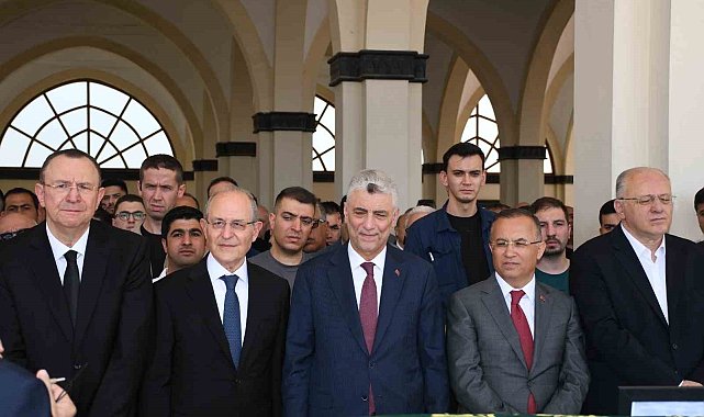 Sanayici Mehmet Ali Topçuoğlu, dualarla son yolculuğuna uğurlandı