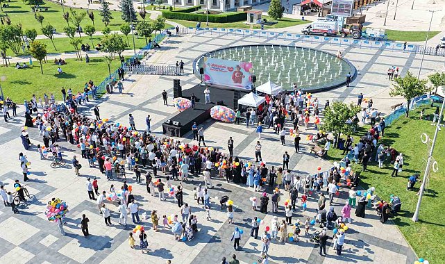 Sancaktepe'de Metehan bebek için gökyüzüne balonlar bırakıldı