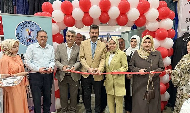 Sandıklı'da 'Hayat boyu öğrenme' sergisi açıldı