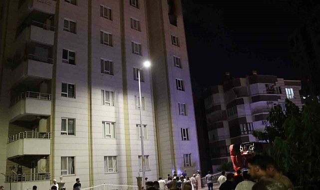 Şanlıurfa'da 9 katlı binada korkutan yangın