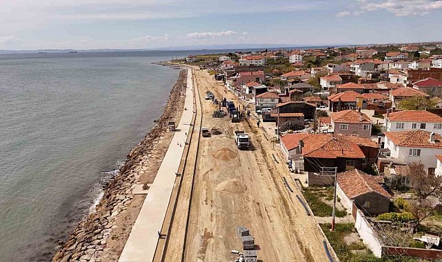 Şarköy Eriklice Sahili'nde duble yol ve bisiklet yolu çalışması