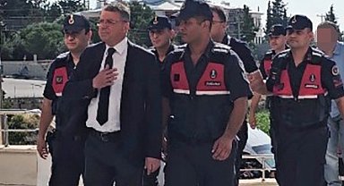 Silifke Belediyesi'ne yönelik 'rüşvet' soruşturmasında belediye başkanı ile birlikte 8 kişi tutuklandı