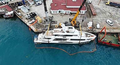 Sinop'ta yan yatan lüks yat kurtarıldı