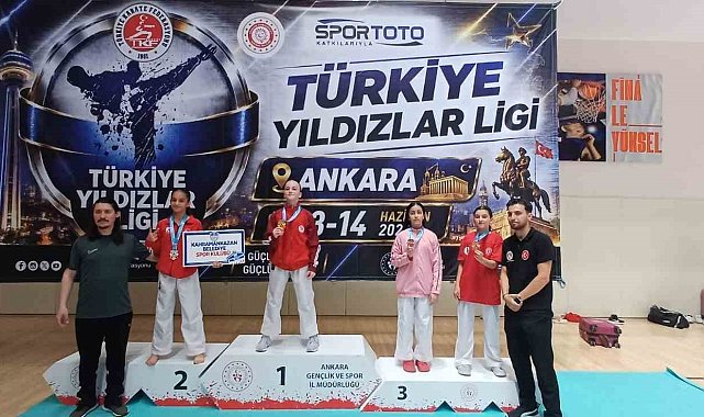 Sivaslı karateciler Ankara'dan madalyalarla döndü