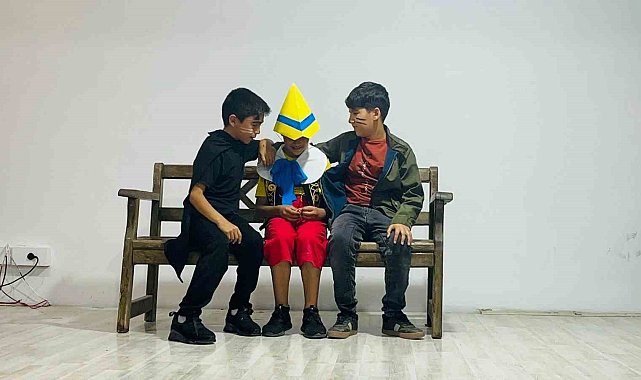 Siverek'te İngilizce'yi sahneye taşıyan gösteri