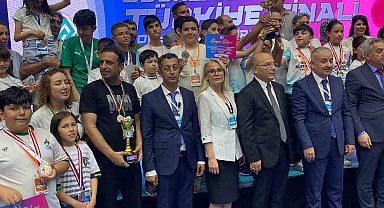 Siverekli öğrenci akıl ve zeka oyunlarında Türkiye birincisi oldu