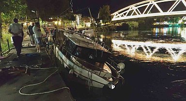 Su alarak batmaya başlayan tekne SAK ekiplerince çıkarıldı