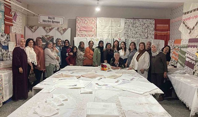 Sultandagı Halk Eğitim Merkezi'nde yılsonu sergisi açıldı