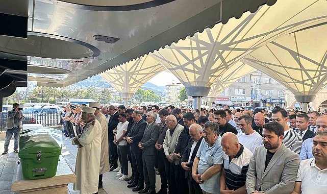 Tabancayla kendisini vuran şahıs toprağa verildi