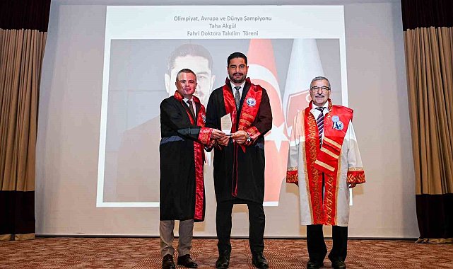 Taha Akgül'e fahri doktora ünvanı verildi
