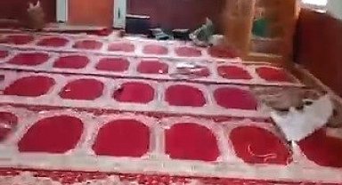Tahrip edilen köy camisi belediye ekiplerince yeniden ibadete hazır hale getirildi