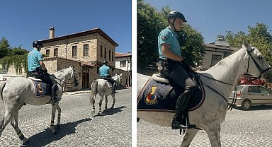 Tarihi Harput'ta atlı jandarma mesaisi