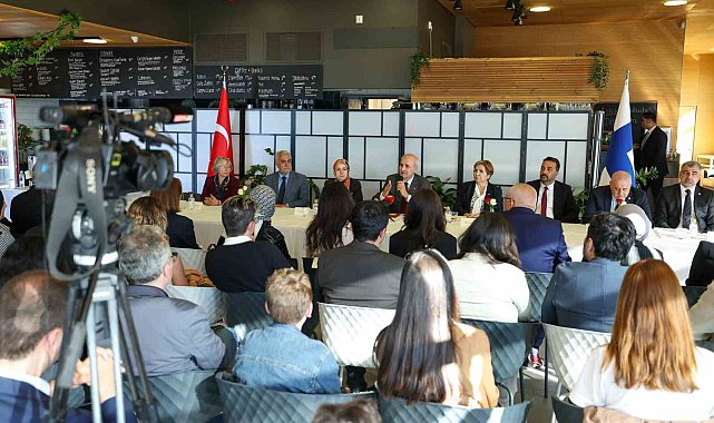 TBMM Başkanı Kurtulmuş Finlandiya'da Türk ve Tatar toplumu temsilcileriyle buluştu