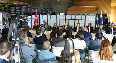 TBMM Başkanı Kurtulmuş Finlandiya'da Türk ve Tatar toplumu temsilcileriyle buluştu
