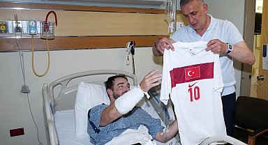 TFF Başkanı Hacıosmanoğlu, kaza geçiren polisi hastanede ziyaret etti