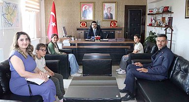 Tomarza'da en çok kitap okuyan öğrenciler ödüllendirildi