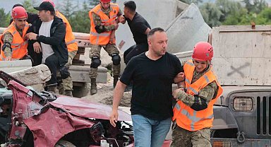TSK'dan "İnsani Yardım Tatbikatı-2026"da gerçeğini aratmayan deprem senaryosu