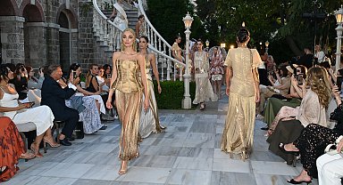 Tuba Ergin'den Büyükada'da 'karbonsuz' defile!
