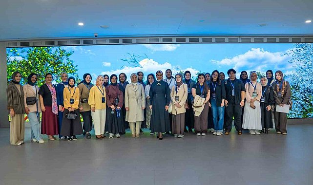 TÜRGEV'in 30'uncu yılında gençlere kariyer desteği: "Yeni Nesil İş Hayatı" programından 34 mezun verildi